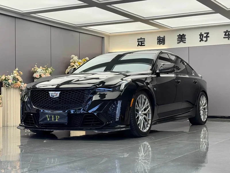 Cadillac CT5 — фото 1