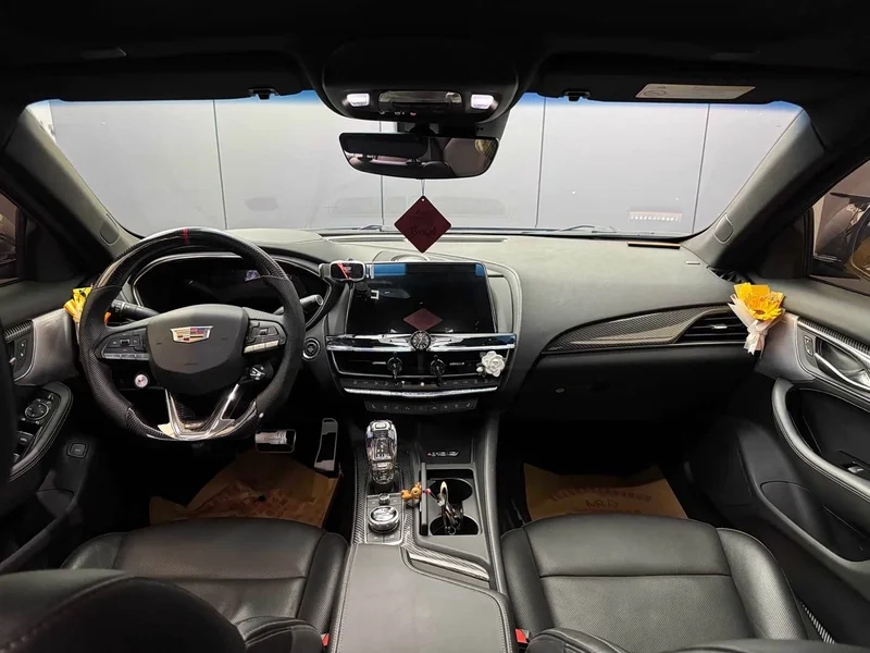 Cadillac CT5 — фото 6
