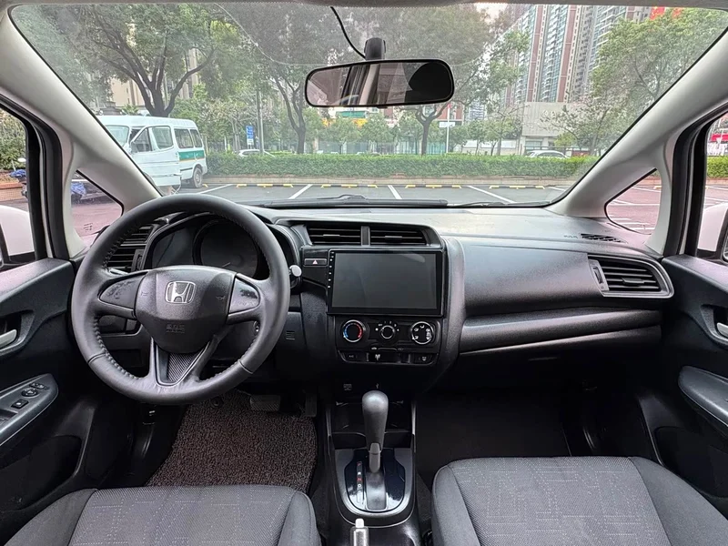Honda Fit — фото 4