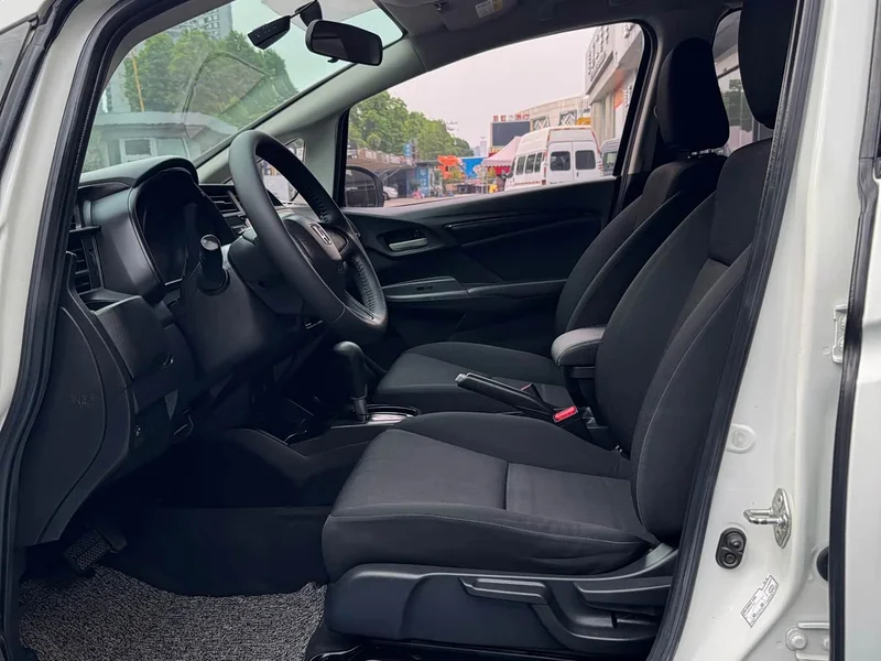Honda Fit — фото 5