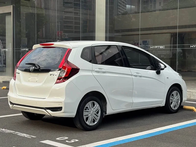 Honda Fit — фото 9