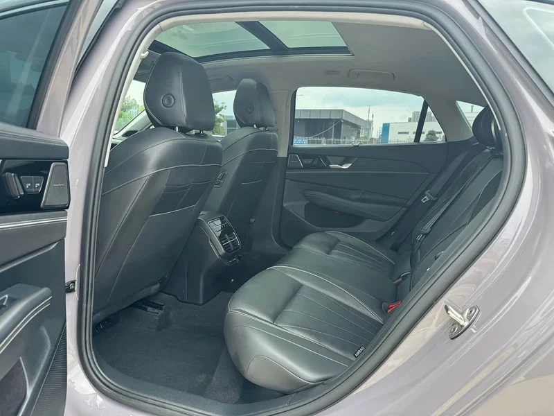 Volkswagen Passat — фото 6