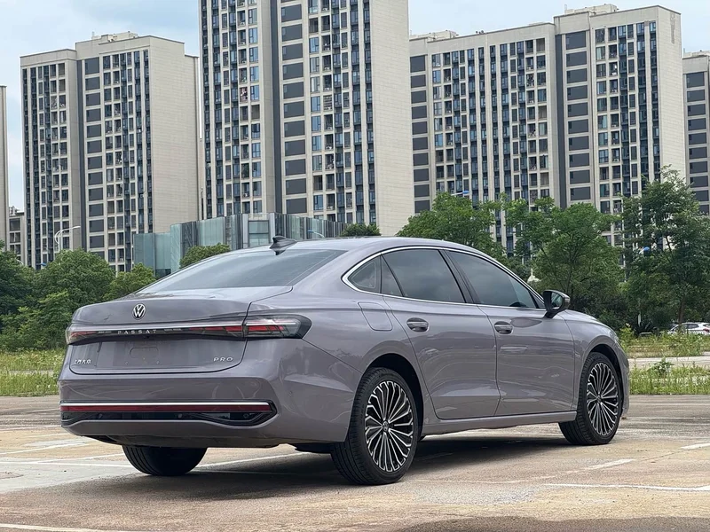 Volkswagen Passat — фото 9