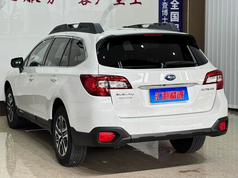 Subaru Outback — фото 4