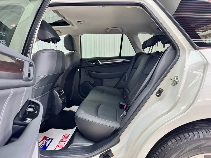 Subaru Outback — фото 8