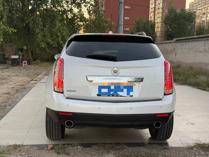 Cadillac SRX — фото 4