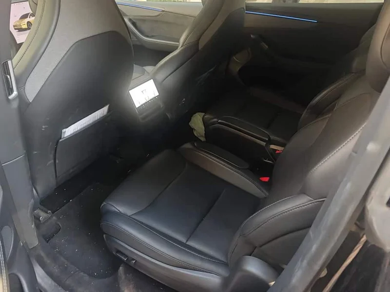 Tesla Model Y — фото 11