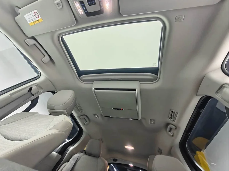 Toyota Sienna — фото 12