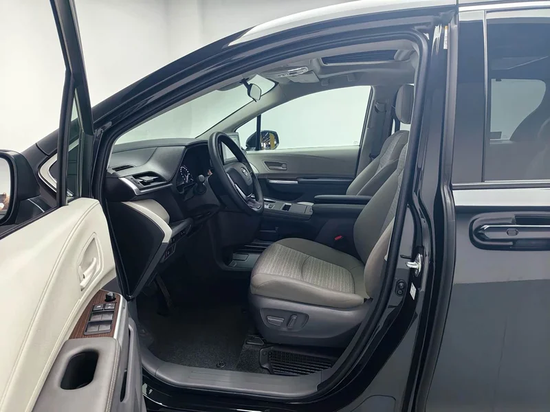 Toyota Sienna — фото 16