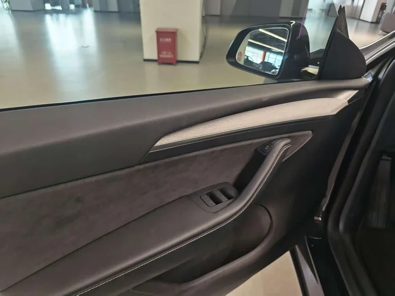 Tesla Model Y — фото 13
