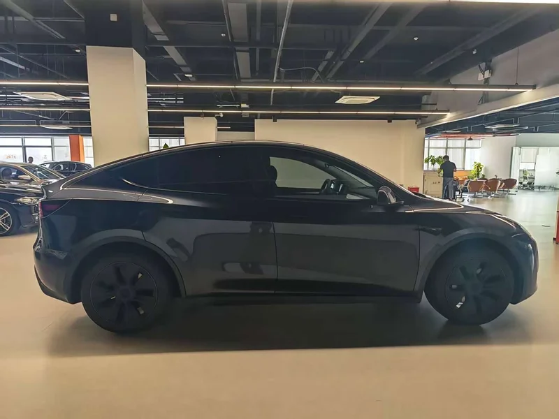 Tesla Model Y — фото 4