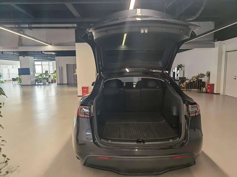 Tesla Model Y — фото 7