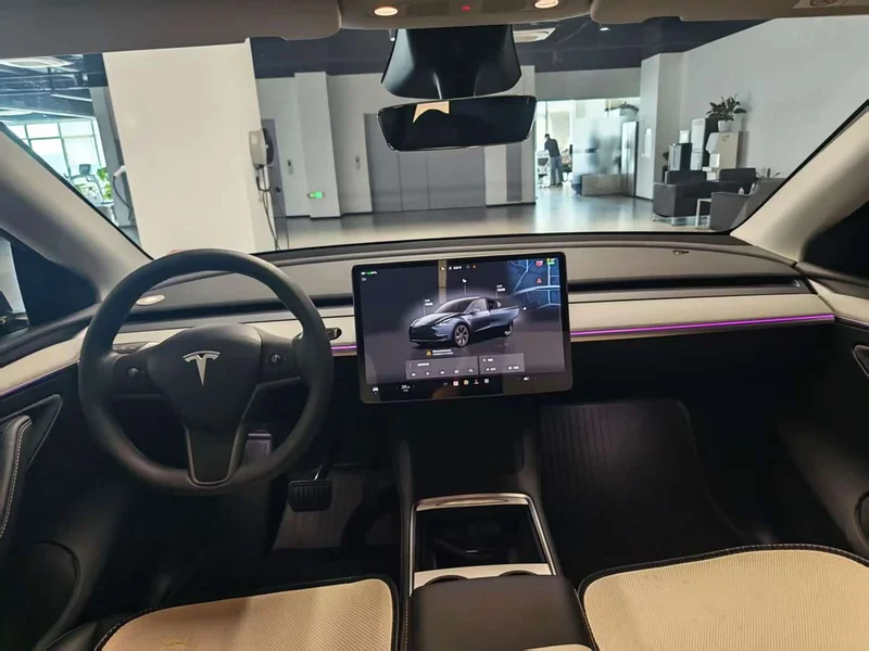 Tesla Model Y — фото 8