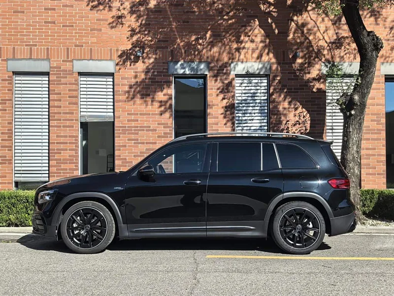 Mercedes-Benz GLB AMG — фото 11