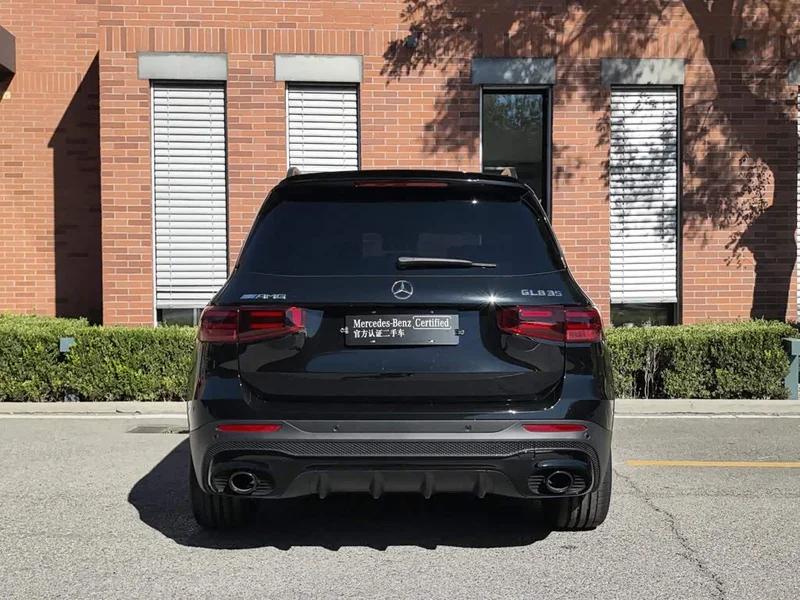 Mercedes-Benz GLB AMG — фото 12