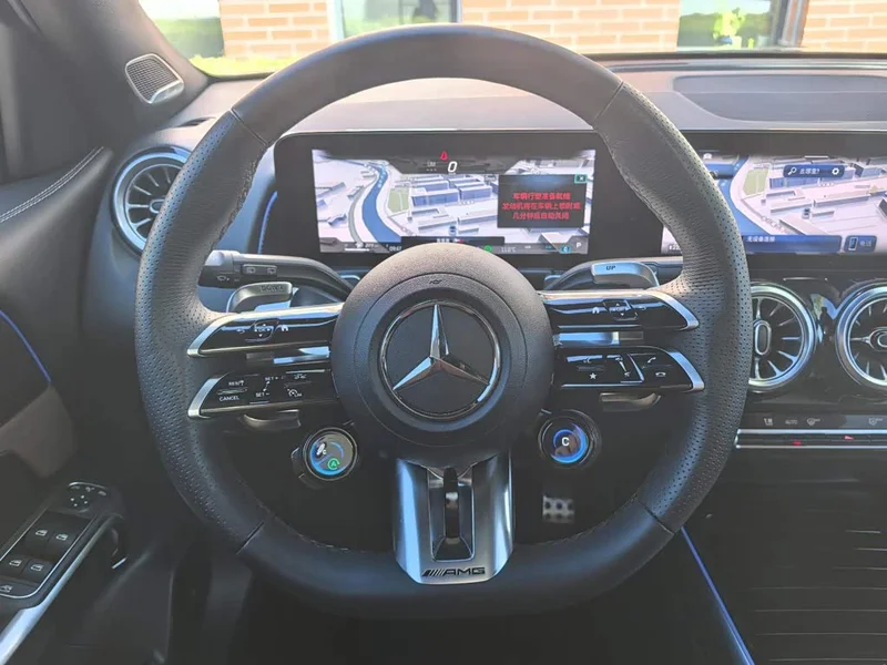 Mercedes-Benz GLB AMG — фото 16