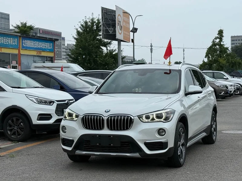 BMW X1 — фото 1