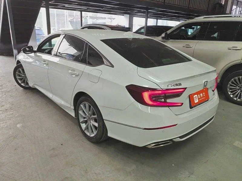 Honda Accord — фото 4