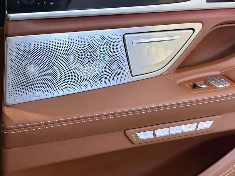 BMW 7-Series — фото 13