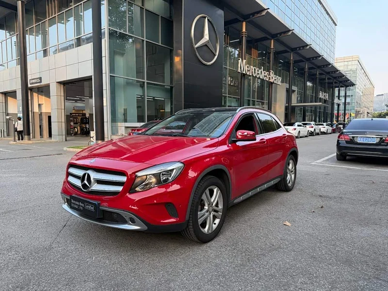 Mercedes-Benz GLA — фото 1