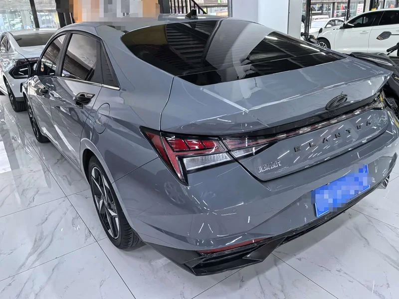 Hyundai Elantra — фото 4