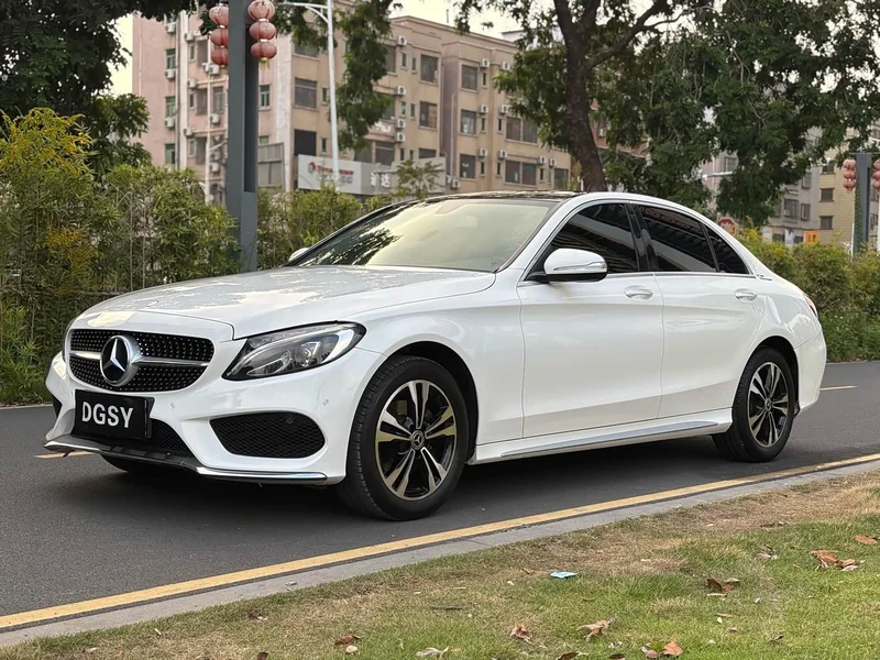 Mercedes-Benz C-Class — фото 1