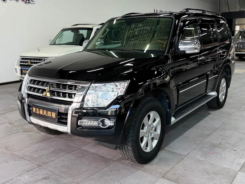 Mitsubishi Pajero (Imported) — фото 2