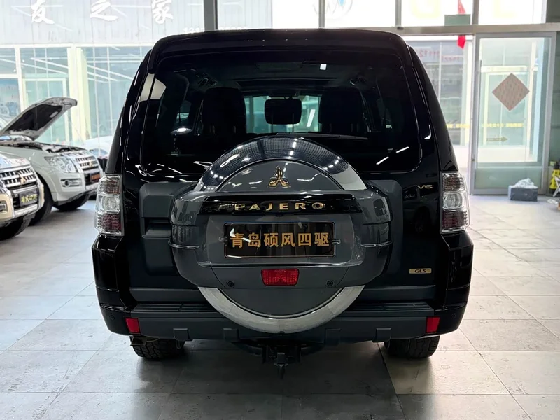 Mitsubishi Pajero (Imported) — фото 4