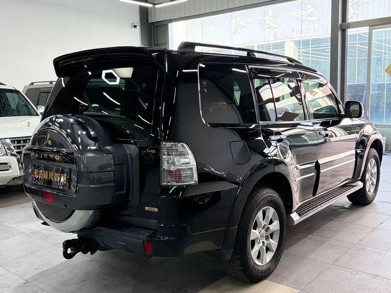 Mitsubishi Pajero (Imported) — фото 5
