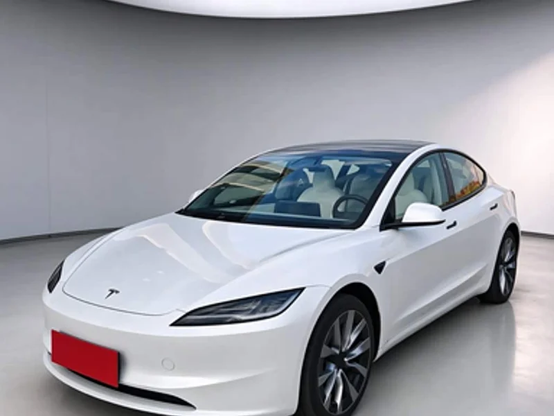 Tesla Model 3 — фото 1