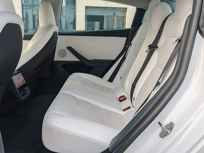 Tesla Model 3 — фото 8