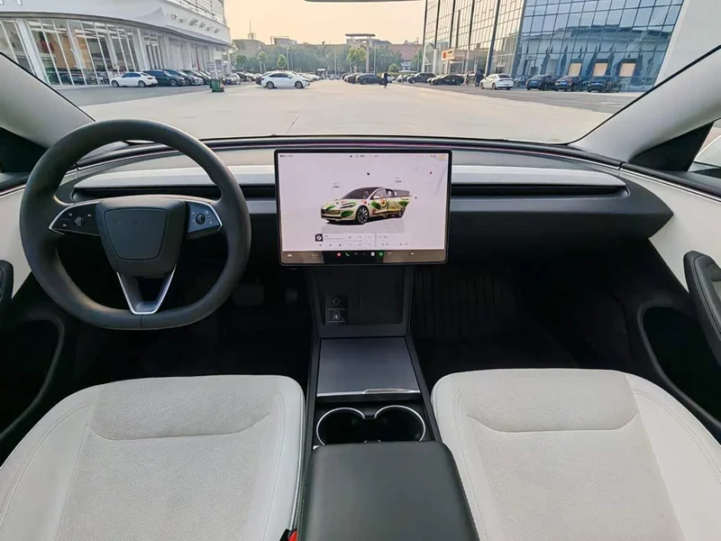 Tesla Model 3 — фото 9
