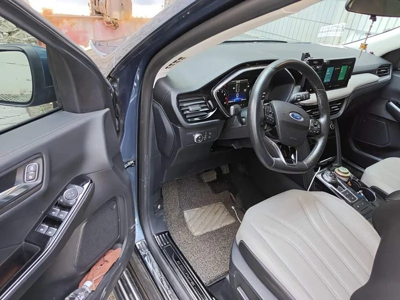 Ford Edge — фото 12