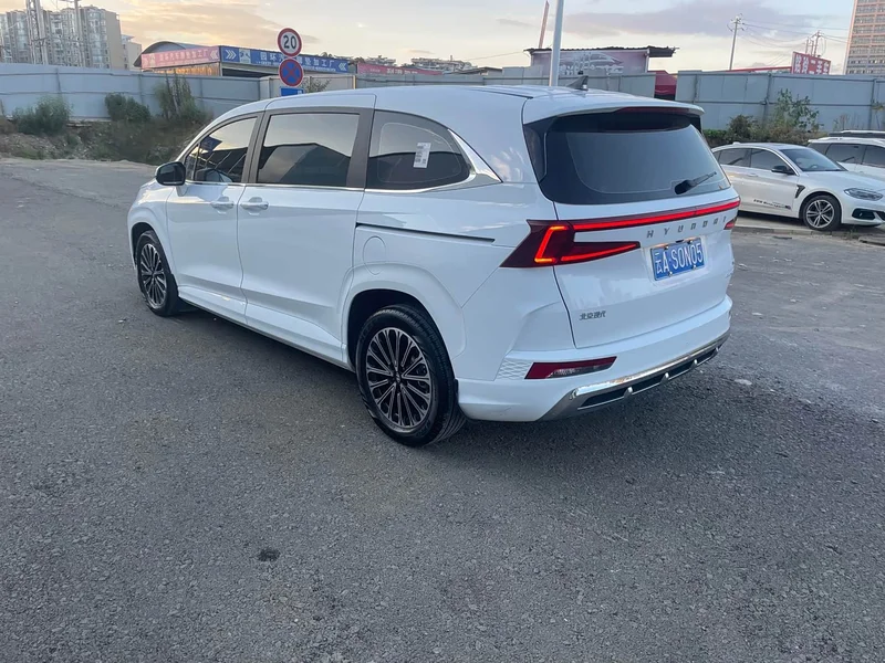Ford Kuga — фото 5