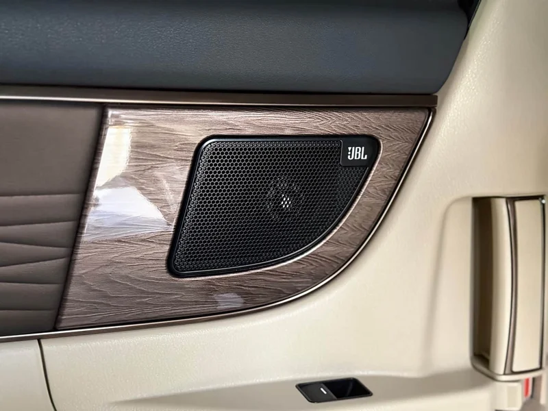 Toyota Alphard — фото 21