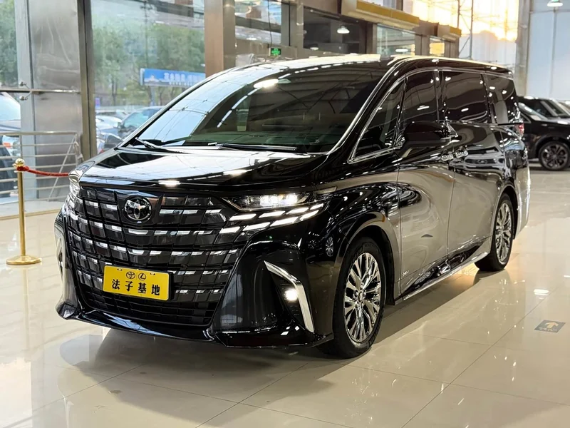Toyota Alphard — фото 3