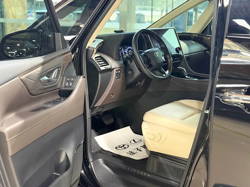 Toyota Alphard — фото 6
