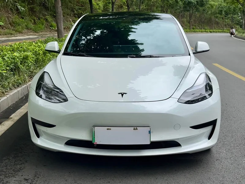 Tesla Model 3 — фото 2