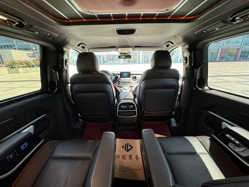 Mercedes-Benz V-Class — фото 14