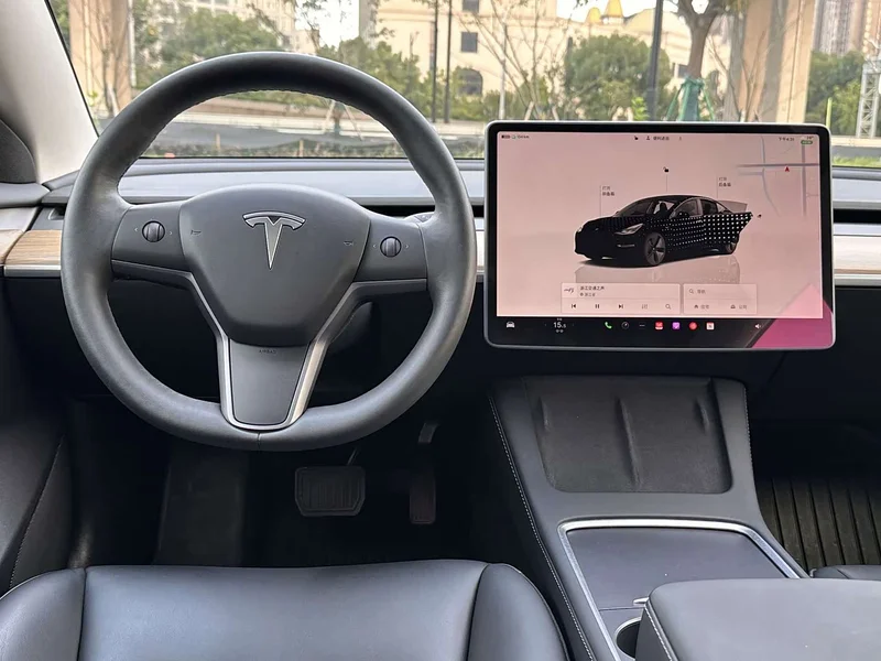 Tesla Model 3 — фото 14