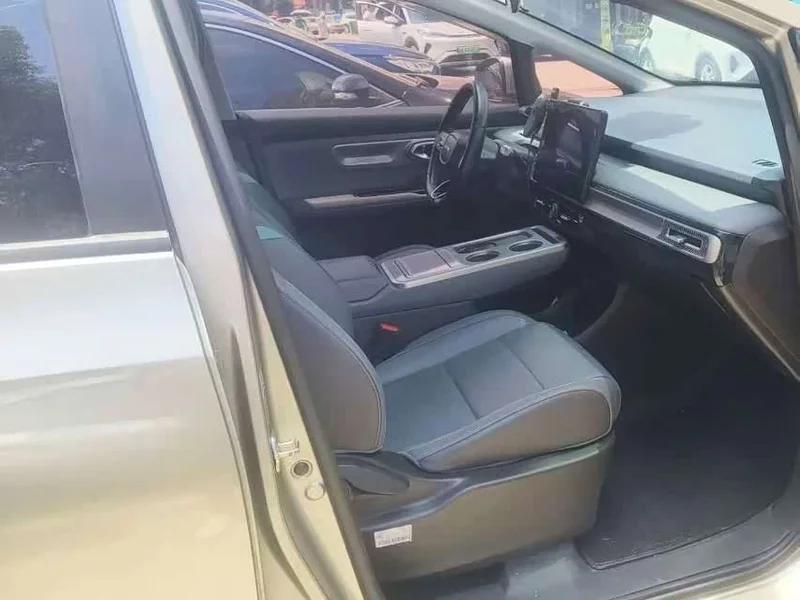 Tesla Model 3 — фото 18