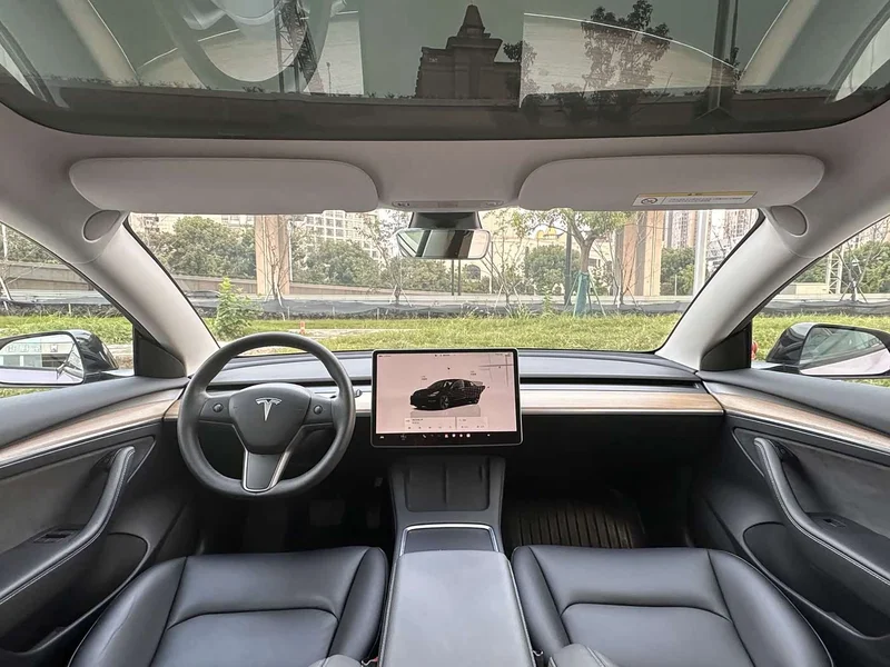 Tesla Model 3 — фото 10