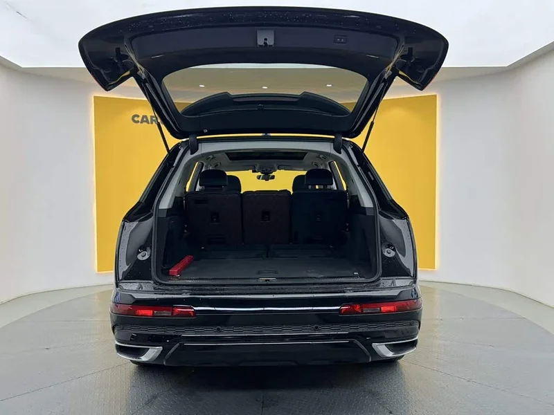 Audi Q7 — фото 12