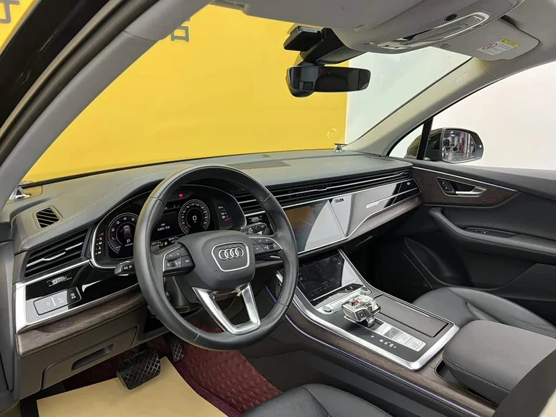 Audi Q7 — фото 47