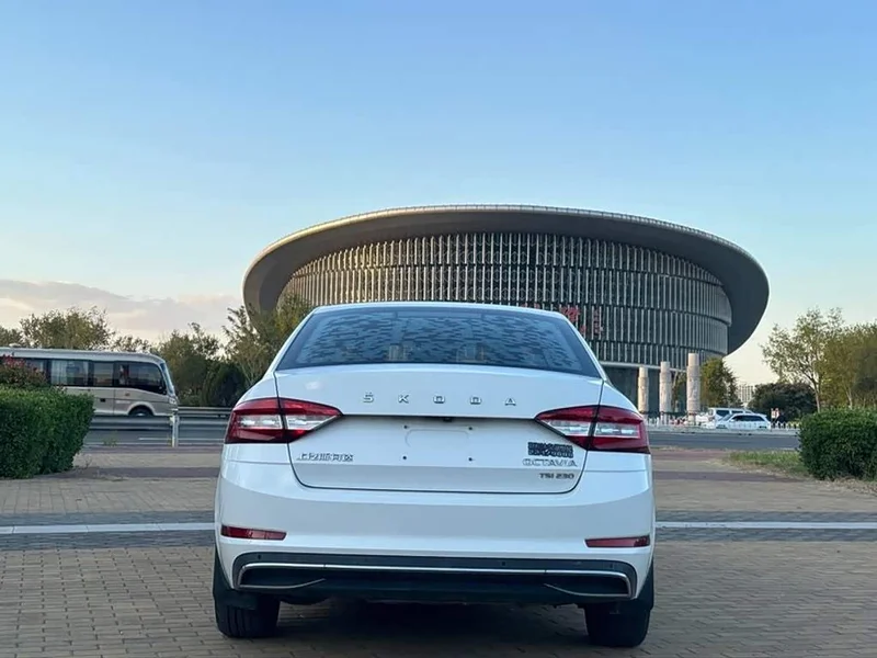 Volkswagen Octavia — фото 5