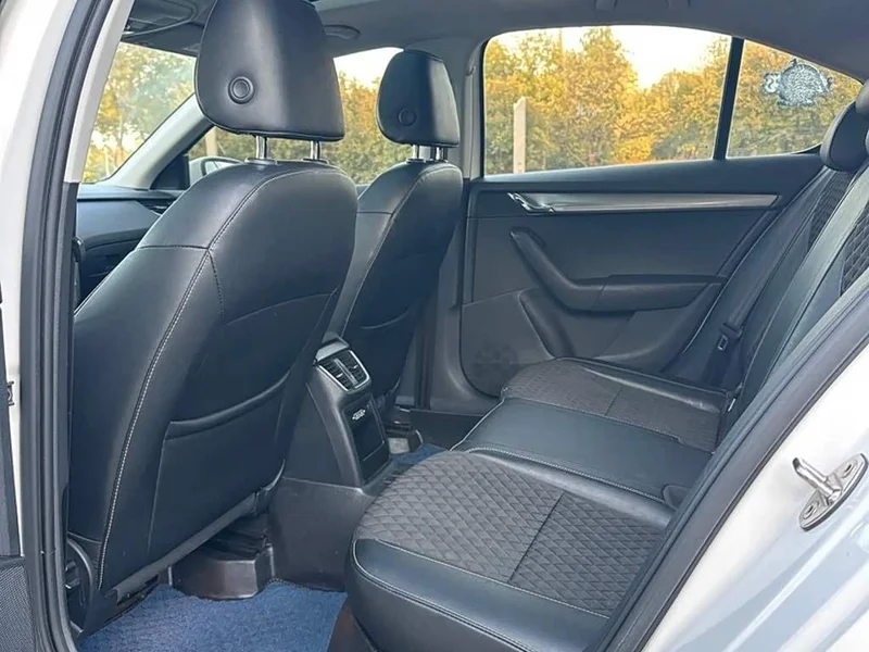 Volkswagen Octavia — фото 7