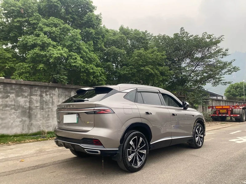 Roewe RX5 New Energy — фото 10