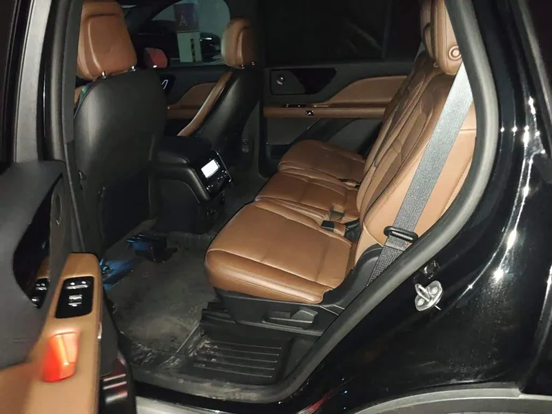 Lincoln Aviator — фото 18
