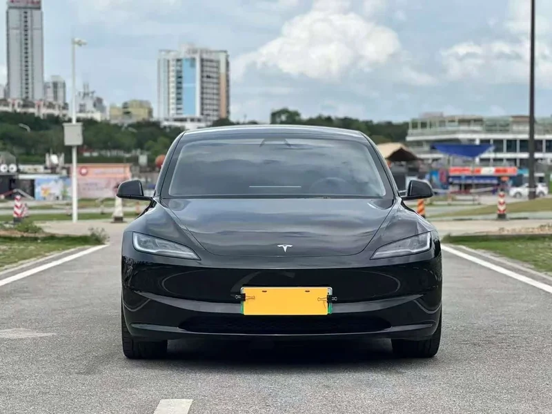 Tesla Model 3 — фото 2