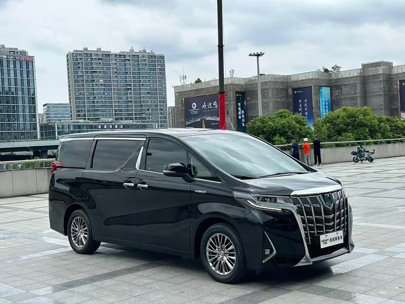 Toyota Alphard — фото 3